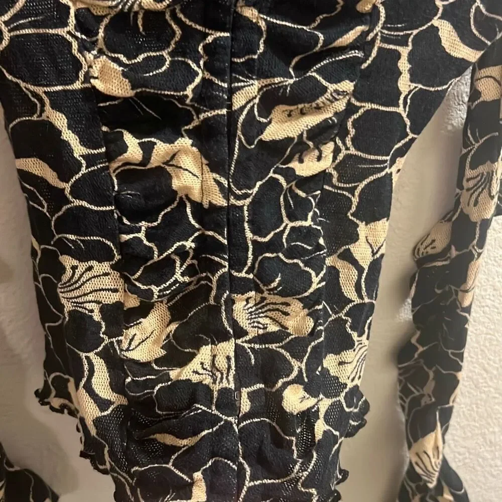 ✨Free People Through the Meadow Sz Small Top✨